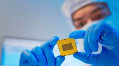 حرب أشباه الموصلات تستعر بين الغرب والشرق