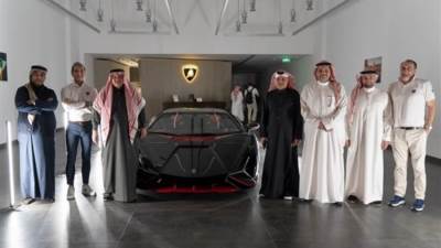 ’أوتوموبيلي لامبورغيني‘ تحتفل بالذكرى السنوية الستّين للعلامة التجارية في السعودية