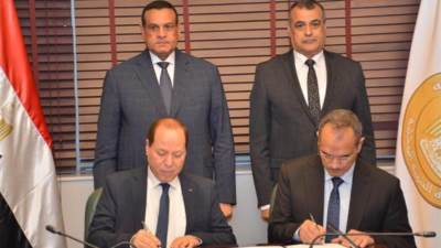 وزيرا التنمية المحلية والإنتاج الحربي يشهدان توقيع عقد اتفاق لتأثيث وتجهيز 329 من مجمعات الخدمات الحكومية بقري "حياة كريمة"