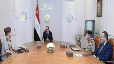 الرئيس السيسي يتابع مشروعات الهيئة الهندسية ويوجه بالالتزام بالجداول الزمنية