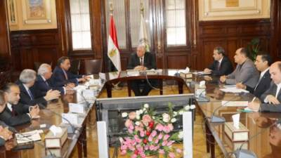 القصير يبحث مع مسئولى غرفة التجارة الأمريكية بالقاهرة سبل التعاون المصري الأمريكي