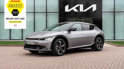 كيا تفوز بلقب "أفضل مصنّع" في حفل توزيع جوائز "أوتوكار" المرموقة لعام 2023