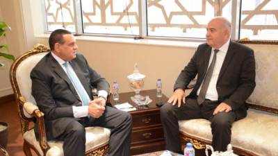 وزير التنمية يتابع مع محافظ قنا مشروعات "حياة كريمة" والموجة الـ 21 لإزالة التعديات علي أملاك الدولة