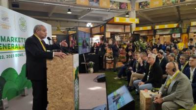 وزير التموين يشارك في إجتماع الجمعية العمومية للتحالف العالمى لأسواق المزارعين المنعقد حالياً بالعاصمة روما