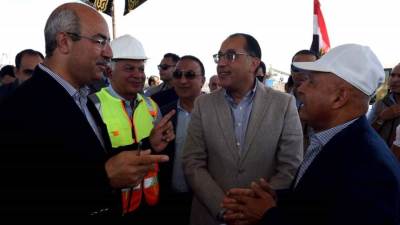 رئيس الوزراء يتابع معدلات تنفيذ عدد من المشروعات الجاري تنفيذها بميناءي الإسكندرية والدخيلة 