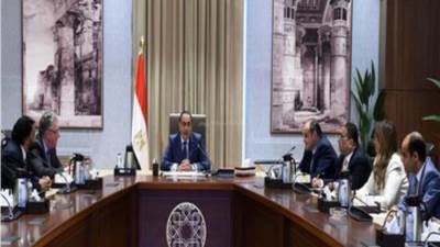 رئيس الوزراء يلتقي الرئيس التنفيذي لشركة "DHL" إكسبريس العالمية