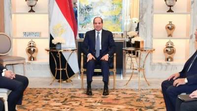 الرئيس السيسى يستقبل رئيس شركة الخطوط الملاحية الفرنسية بمقر إقامته فى باريس 