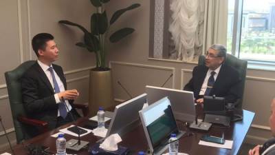 لبحث سبل التعاون فى مجال الطاقة المتجددة..وزير الكهرباء يستقبل رئيس شركة Longi الصينية