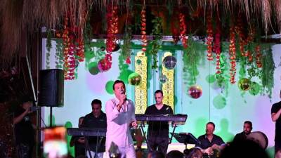 بالصور.. إيهاب توفيق يشعل أقوي حفلات   الصيف بالساحل بحضور كامل العدد