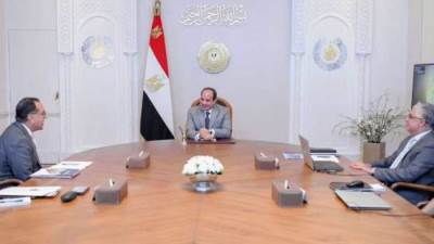 الرئيس السيسى يتابع النشاط الاستثمارى فى المنطقة الاقتصادية لقناة السويس