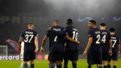 باريس سان جيرمان يكتسح ميلان بثلاثية فى قمة بدوري أبطال أوروبا