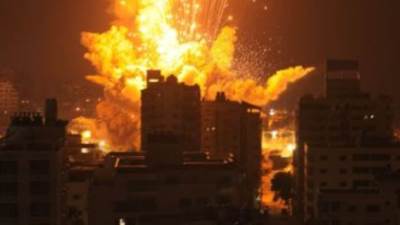  قصف إسرائيلى غير مسبوق وقطع للاتصالات والإنترنت على غزة 