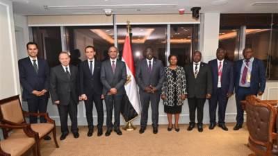 مسئولو "الإسكان" يبحثون مع وزير التجارة والصناعة بدولة زامبيا سبل تقديم الدعم الفنى فى مجالات البنية الأساسية 