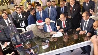 رئيس الإتحاد العربي للتعليم والبحث العلمي يحتفل بزواج نجلته