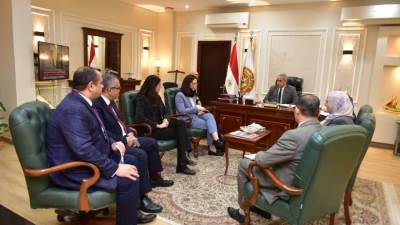 وزير العمل يلتقي وفداً من مؤسسة فريدريش ايبرت الألمانية بالقاهرة