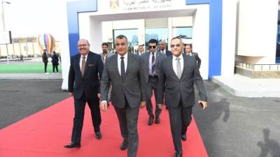 وزير الدولة الانتاج الحربي يتفقد معرض الجناح الخارجي للوزارة في نهاية Edex 2023 