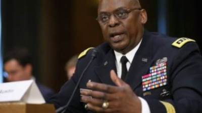 وزير الدفاع الأمريكى: تشكيل قوة متعددة الجنسيات لحماية التجارة بالبحر الأحمر