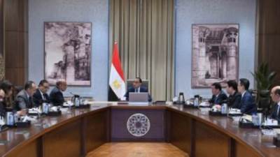  رئيس الوزراء يبحث مع شركتين صينيتين فرص الاستثمار في مجال الخلايا الشمسية 