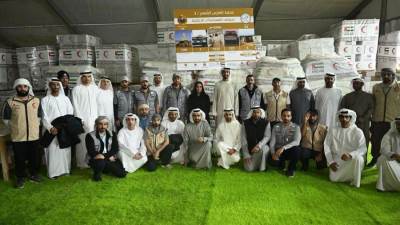 وزير دولة الإمارات والوفد المرافق له يتفقد مستودعات المساعدات الموجهه لغزة