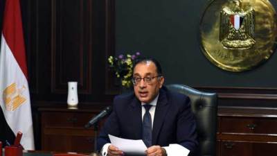 رئيس الوزراء يقرر رسوم الإقامة للأجانب