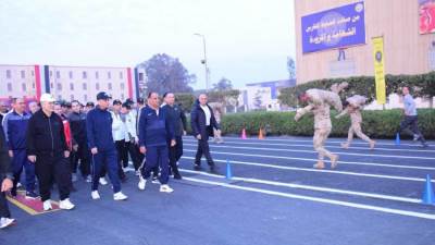 وزير الدفاع يتفقد عدداً من الأنشطة التدريبية للطلبة بالأكاديمية العسكرية المصرية والكليات العسكرية ويلتقى أسر الطلبة المستجدين