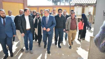 محافظ سوهاج يتفقد مشروعات "حياة كريمة" بقرى مركز طما