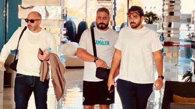 حسام المندوة يصل الإمارات لحضور مباراة الزمالك وام صلال ببطولة الوحدة الودية