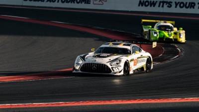 نخبة أبطال العالم في سباقات تحمل السيارات يتنافسون في حلبة "دبي أوتودروم" في طريقهم إلى "لو مان 24 ساعة"