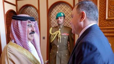 مشيدًا بالعلاقات الثنائية.. ملك البحرين يستقبل اللواء محمود توفيق في المنامة 