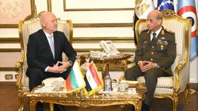 وزير الدفاع والإنتاج الحربى يلتقى وزير الدفاع البلغارى