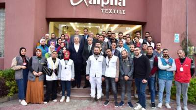 وزير العمل يتفقد شركة الفاتكتستايل لصناعة الملابس الجاهزة: القيادة السياسية حريصة على تشجيع الاستثمار المحلي والأجنبي 