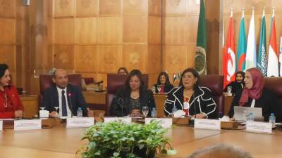 رئيس البورصة المصرية يشارك في مؤتمر جمعية سيدات أعمال مصر 21