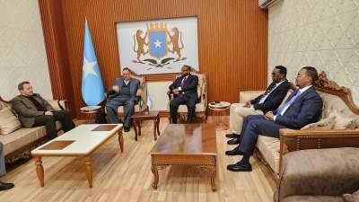 سفير الصومال يعلن وصول وفد رفيع المستوى من الجامعة العربية إلى مقديشيو لدعم الصومال في مواجهة الاعتداء الإثيوبي على سيادته