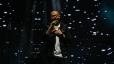 النجم تامر عاشور يحقق نجاحا كبيرا بليلتين متتاليتين بالكويت