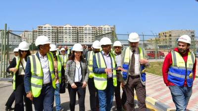 نائب وزير الإسكان وقنصل فرنسا ووفد فرنسي يزورون أكبر محطة معالجة صرف صحي بالإسكندرية