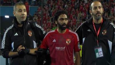  تقرير الطبيب يحدد موقف حسين الشحات من قمة الدورى 