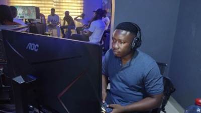 شراكة استراتيجية بين الاتحاد الغاني للرياضات الإلكترونية وشركة AOC للارتقاء بالبنية التحتية للرياضات الإلكترونية