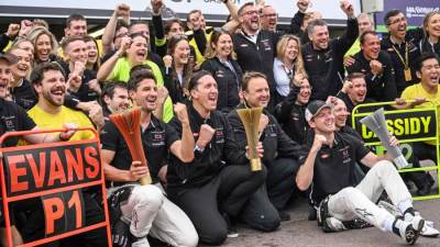  إيفانز وكاسيدي يحققان المركزين الأول والثاني لفريق جاغوار في سباق موناكو إي بري