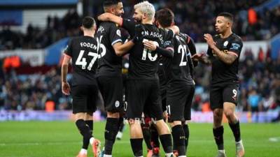 مانشستر سيتى يهزم توتنهام 2-0 ويخطف صدارة ترتيب الدورى الإنجليزى