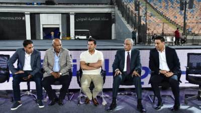 وزير الرياضة يدعم المنتخب الوطني قبيل مباراة بوركينافاسو في تصفيات كأس العالم