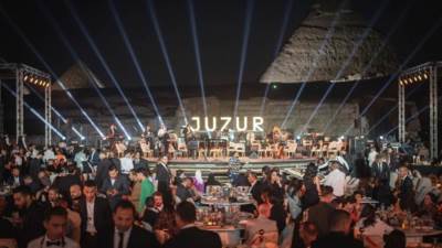 «جذور» تنطلق من سفح الأهرامات بمشروع عالمي «NEO» خلال احتفالية ضخمة