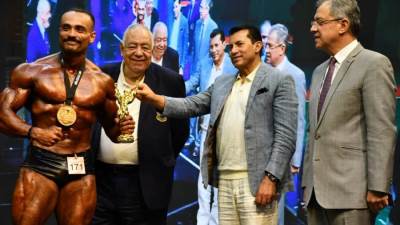 وزير الرياضة يشهد البطولة الإفريقية لكمال الأجسام واللياقة البدنية ويسلم الميداليات للفائزين
