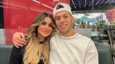 زوجة إمام عاشور للنيابة: تعرضت لمعاكسة داخل السينما وأمن المول لم يتدخل