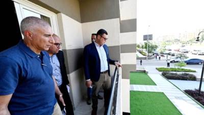 وزير الإسكان يتفقد الوحدات السكنية بمشروع "فالي تاورز " بحدائق أكتوبر
