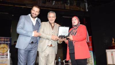 الدكتور محمود صقر والدكتور أحمد الباز يكرمون د. أماني الموجي في ملتقى القادة والمبدعين العرب الدولي