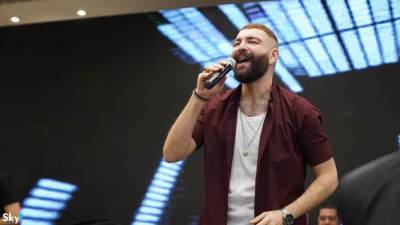 أدهم سليمان يشعل حفل SKy7  باغنية يا سمرا