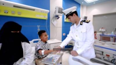 الداخلية توزع حلاة المولد علي الأطفال في المستشفيات ودور الأيتام