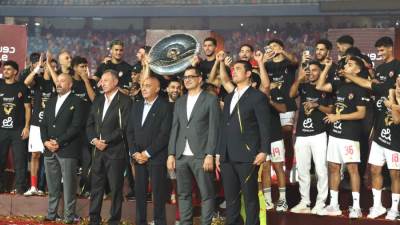 في حدث استثنائي.." نايل للتطوير" تُسلم درع الدوري المصري في تصميمه الجديد للنادي الأهلي