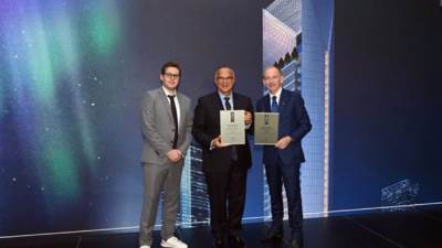 «إنفنيتي تاورز» تتسلم جائزة أفضل برج تجاري وأفضل برج إداري في مصر وأفريقيا لعام 2024-2025 