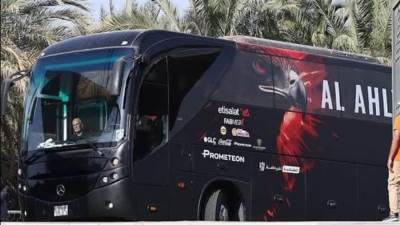 حافلة الأهلي تصل استاد القاهرة لمواجهة العين في كأس انتر كونتيننتال